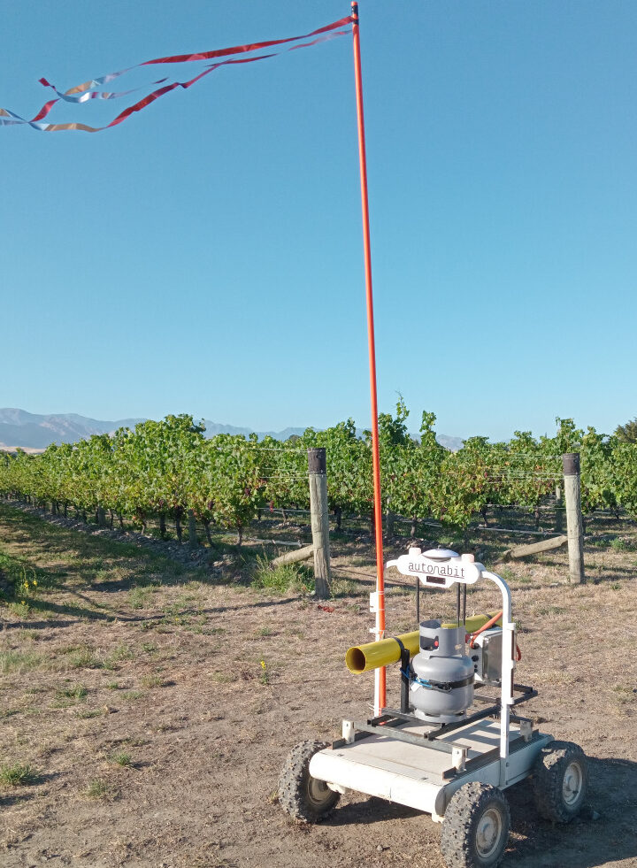 Avvy equipped for mobile bird scaring in the vines